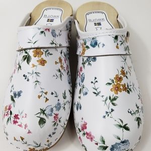 COPY - BJORK Linnea Wood Open Back Flower Print Leather C